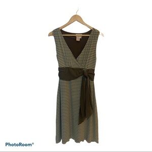 Elegant Brown and Cream Sleeveless Dress